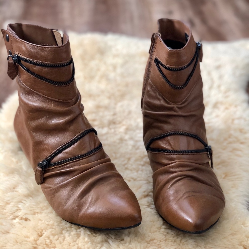 Bronx Tan Zippered Booties